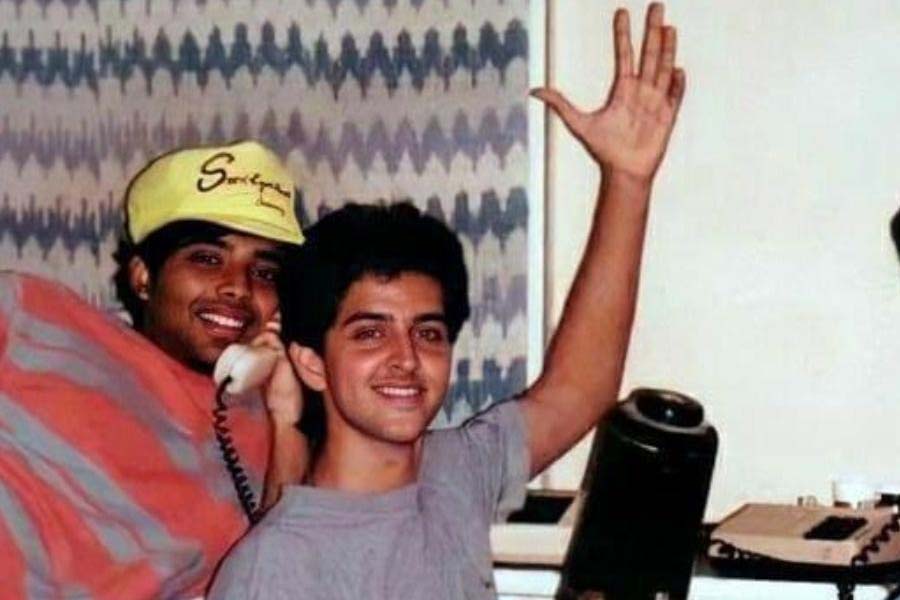 ২০১৪ সালে আদিত্য চোপড়ার প্রযোজনায় প্রেক্ষাগৃহে মুক্তি পায় ‘ধুম ২’। এই ছবিতে প্রথম বার একসঙ্গে অভিনয় করতে দেখা যায় হৃতিক রোশন এবং উদয় চোপড়াকে। দুই অভিনেতার বন্ধুত্ব রয়েছে বহু দিন আগে থেকেই।