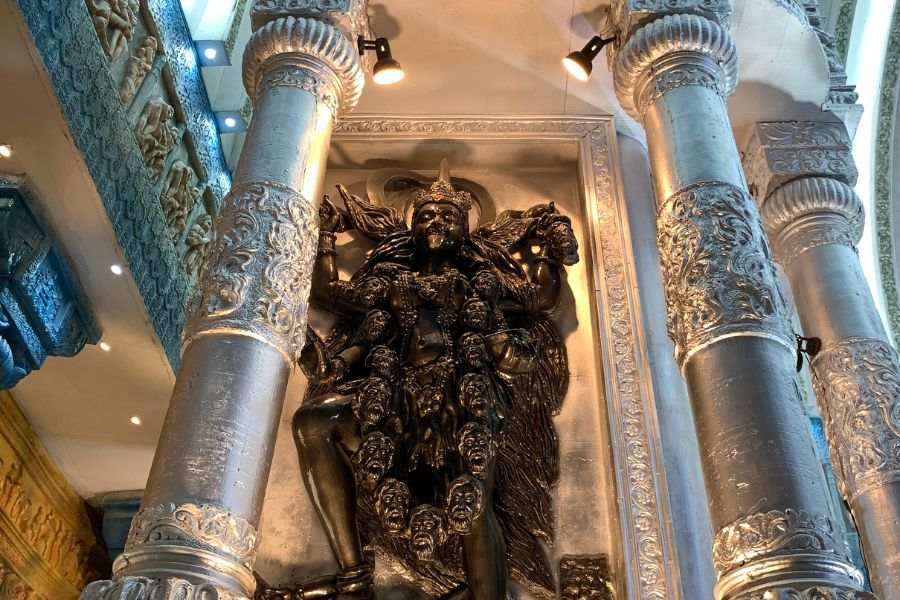 নিজেদের ভাবনা মিশিয়ে তৈরি বিভিন্ন  নকশা।