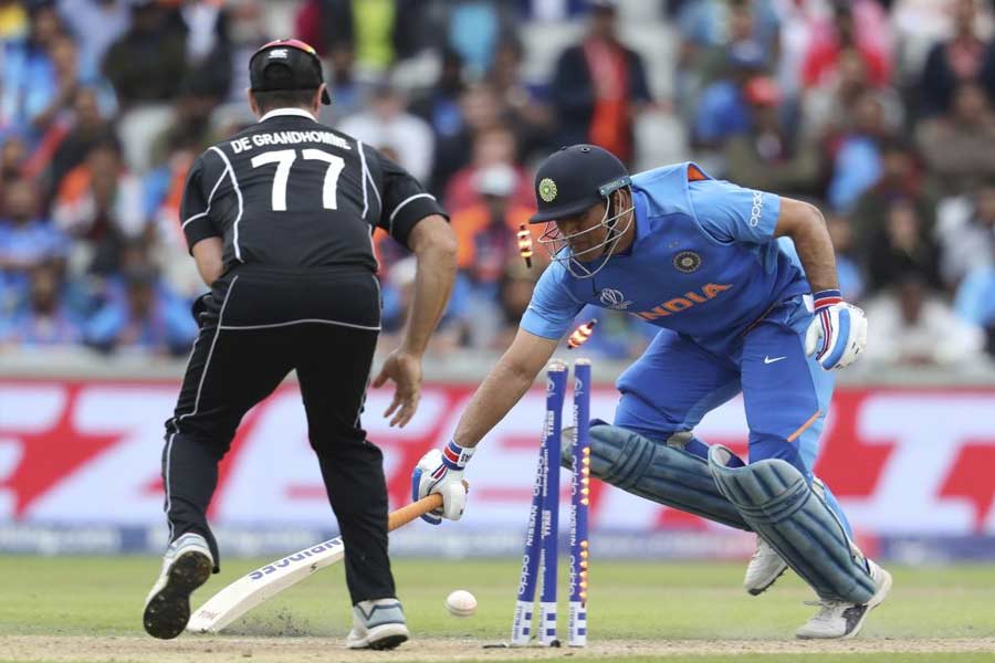 image of cricket match 