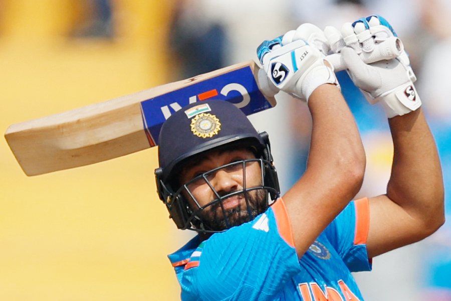 শেষ ম্যাচ ধর্মশালায়। সেই টেস্ট শুরু হবে ৭ মার্চ থেকে। প্রথম দুই টেস্টের পর সিরিজ় ১-১।