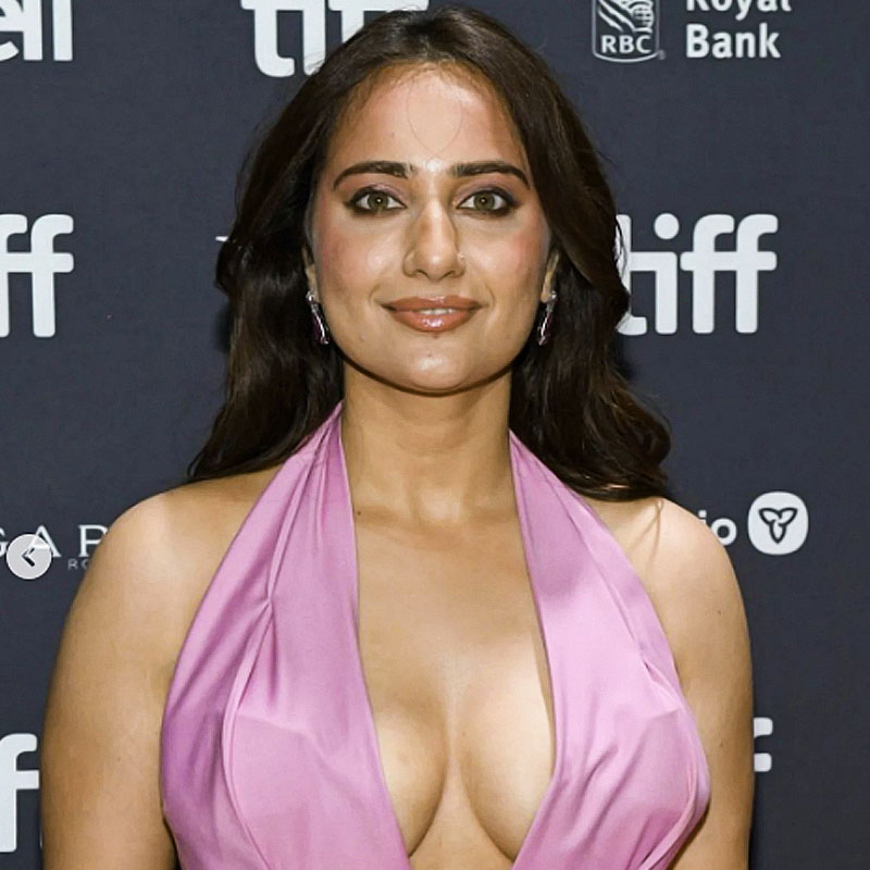 অর্জুনের সঙ্গে সম্পর্ক নিয়ে কুশা এক পুরনো সাক্ষাৎকারে বলেছিলেন, ‘‘আমাকে অযথাই খলনায়িকা বানানো হচ্ছে। তবে আমি এটাও বুঝেছি যে, সবাই আমার বিষয়ে সব সময় ভাল কথা বলবেন না। সেই ভাবনা থেকে আমি বেরিয়ে এসেছি। সবার মতামত নিয়ন্ত্রণ করার ক্ষমতা আমার নেই। নিজেকে যতটা শান্ত রাখতে পারা যায়, আমি এখন সেই চেষ্টা করি।’’