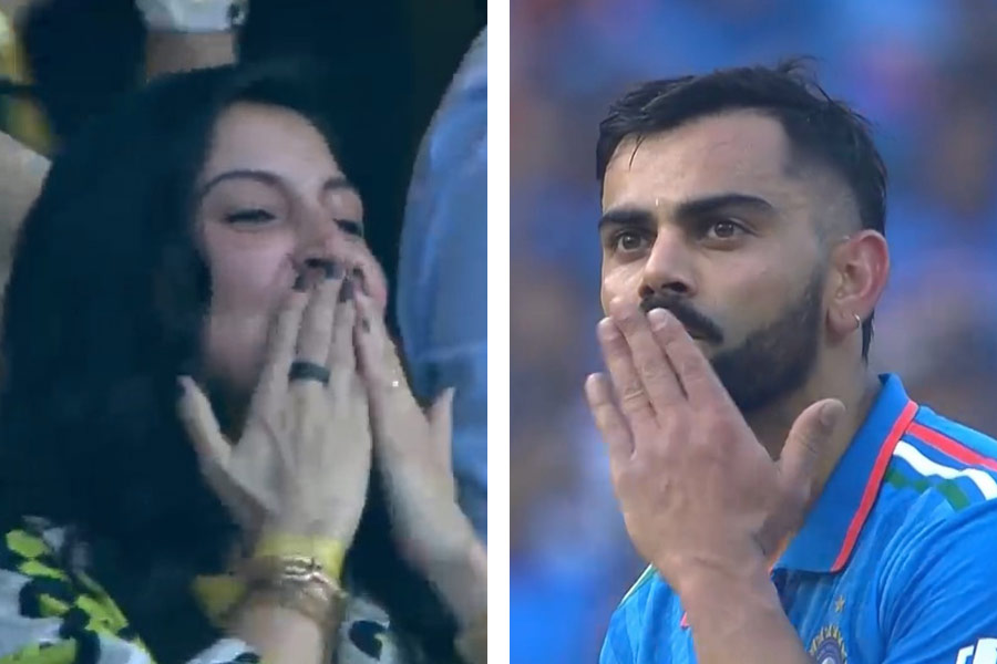 Anushka Sharma and Virat Kohli share a flying kiss at ICC World Cup’s Semi Final