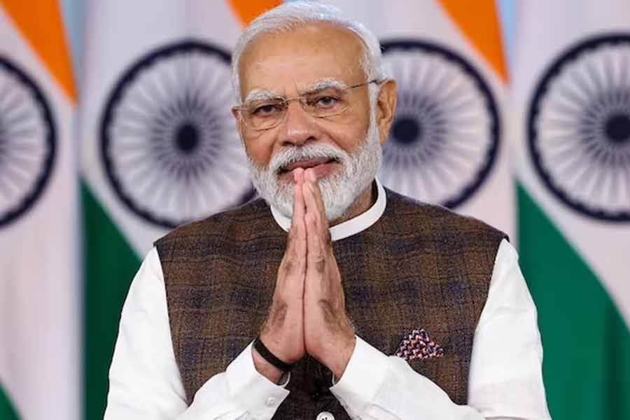 সিএআইটি-র কর্তারা জানান, প্রধানমন্ত্রী নরেন্দ্র মোদী এ বছর ‘ভোকাল ফর লোকাল’-এর ডাক দিয়েছিলেন। ‘লোকাল’ অর্থাৎ স্থানীয় জিনিসপত্রের কেনাবেচা বৃদ্ধির জন্য সরকারের তরফে উৎসাহ দেওয়া হয়েছে।