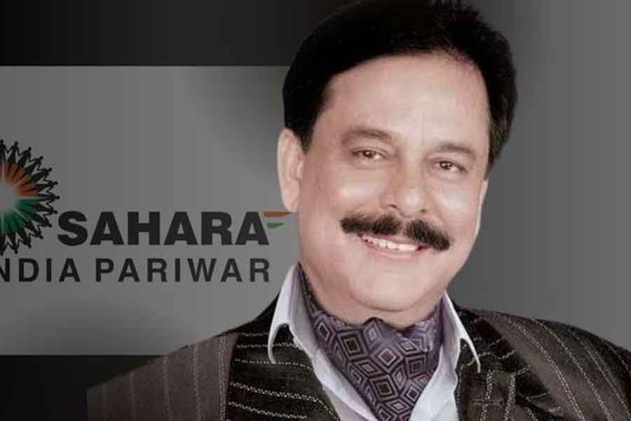 সহারার দুই সংস্থার বিরুদ্ধে অভিযোগ, ঋণপত্রের মাধ্যমে বেআইনি ভাবে লগ্নিকারীদের কাছ থেকে টাকা তোলা হয়েছিল।