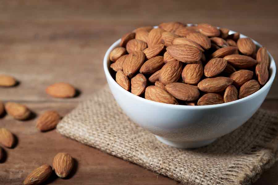 How to check the purity and quality of almond at home.