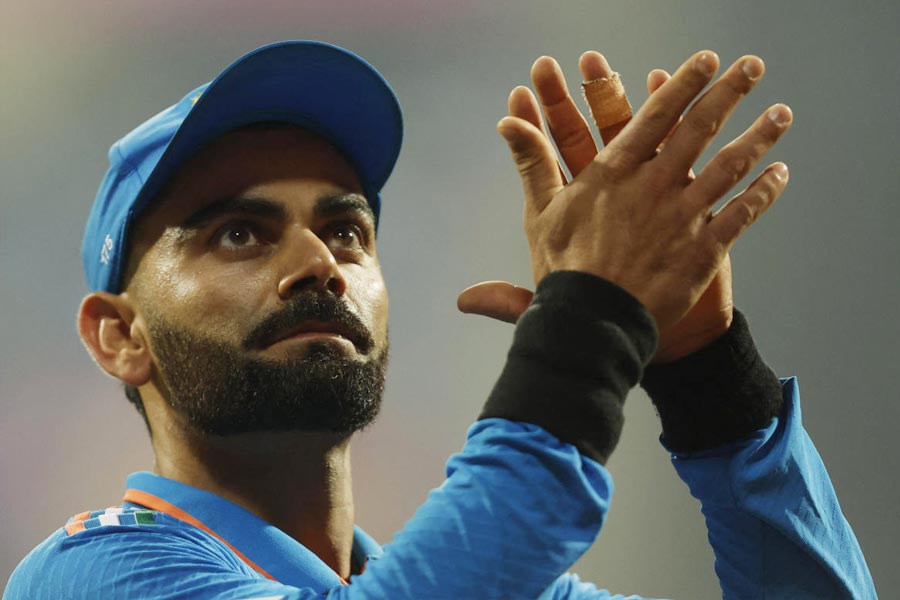 বৃহস্পতিবারের ম্যাচে এক দিনের ক্রিকেটে পঞ্চাশতম সেঞ্চুরিটি করে বিশ্বরেকর্ড করেছেন বিরাট। এই রেকর্ড আর কোনও ক্রিকেটারের নেই।