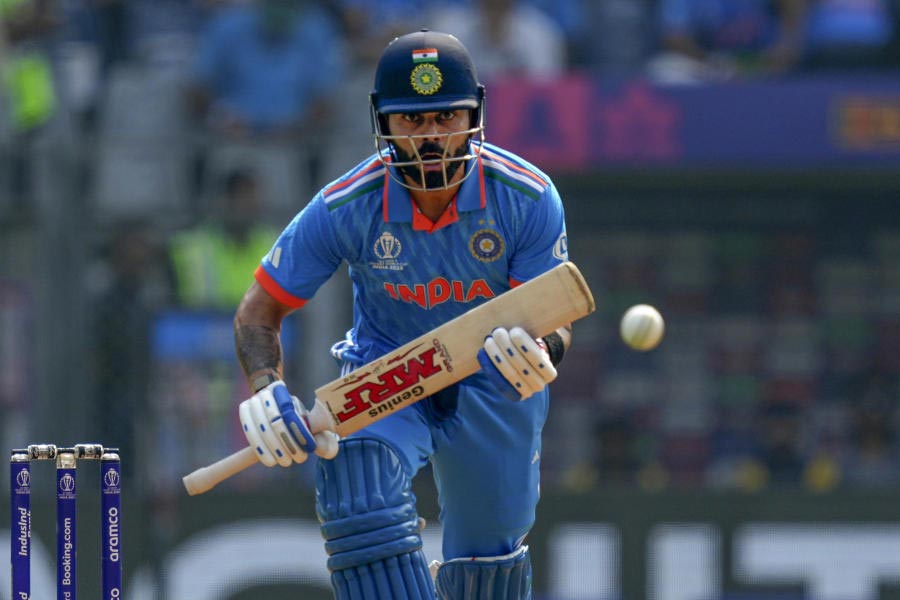 বিদেশের মাটিতে কোহলি যে ১৭০টি এক দিনের ম্যাচ খেলেছেন, তার মধ্যে ২৮টি ম্যাচে তিনি নট আউট থেকেছেন। শূন্য করেছেন মাত্র ৭টিতে।