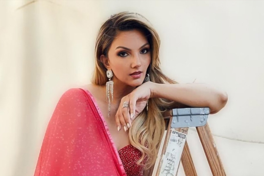 মিঠুন চক্রবর্তী, সুনীল শেট্টি, সইফ আলি খান, সঞ্জয় দত্ত, গোবিন্দের মতো বলি অভিনেতাদের সঙ্গে অভিনয় করেন সোমি। মাত্র আটটি ছবিতে অভিনয় করতে দেখা যায় সোমিকে। 