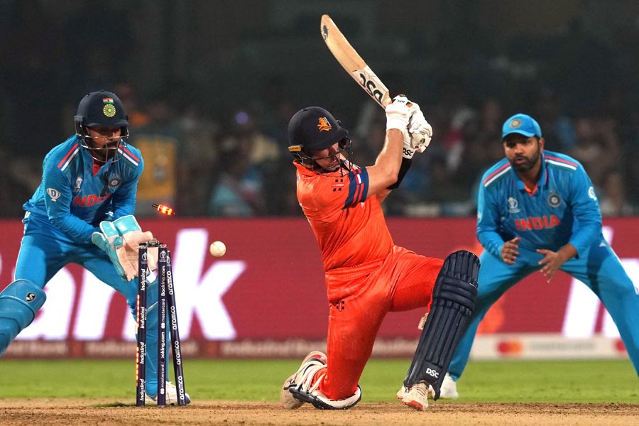 নেদারল্যান্ডসের বিরুদ্ধে ভারত ৪১০ রান তোলে। জবাবে আড়াইশো রানের মধ্যে গুটিয়ে যায় বিপক্ষের ইনিংস। এই ম্যাচে শ্রেয়স এবং রাহুল দু’জনেই শতরান করেন। অর্ধশতরান করেন রোহিত, বিরাট এবং শুভমন। এই ম্যাচেও ভারতের নম্বর কাটা যাচ্ছে না। তাদের প্রাপ্য  ১০।