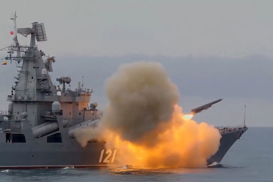 Russian warships in Bangladesh coast after five decades