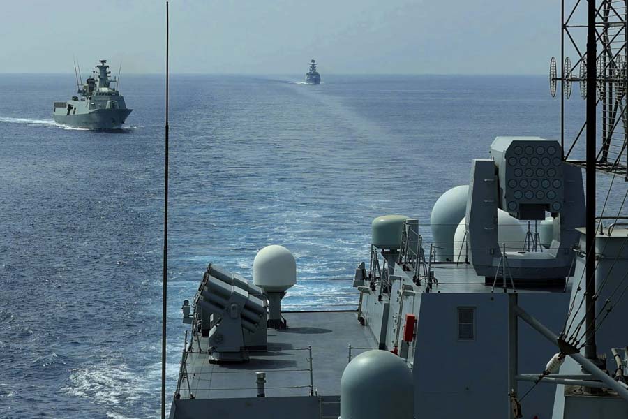 Russian warships in Bangladesh coast after five decades