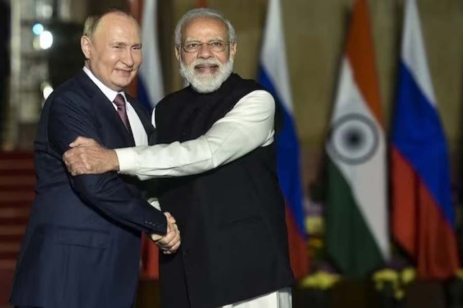 Russian warships in Bangladesh coast after five decades