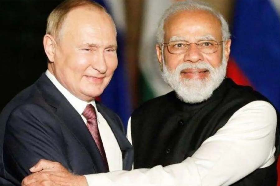 Russian warships in Bangladesh coast after five decades