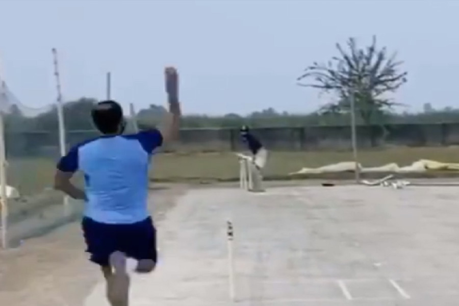 শামির সেই বাগানবাড়ির সবচেয়ে আকর্ষণীয় বৈশিষ্ট্য হল, এর ভিতরেই রয়েছে ক্রিকেট খেলার পিচ। অবসর সময়ে সেখানেই অনুশীলন করেন শামি।