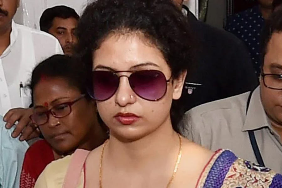 সূত্র এ-ও জানায়, বাগানবাড়ি হাসিনের নামে থাকলেও সেই জমি বা বাড়ির মালিকানা নেই তাঁর। আর সেই কারণেই নাকি শামি এবং তাঁর স্ত্রীর মধ্যে কলহের সূত্রপাত।