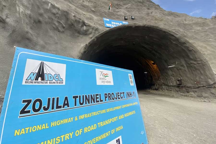 যুদ্ধকালীন তৎপরতায় সীমান্তে একটি সুড়ঙ্গ বানাচ্ছে ভারত। নাম জোজি-লা টানেল।