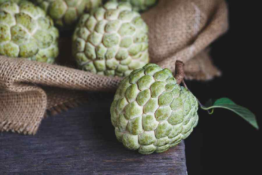 Five ways how custard apple can help to reduce belly fat.