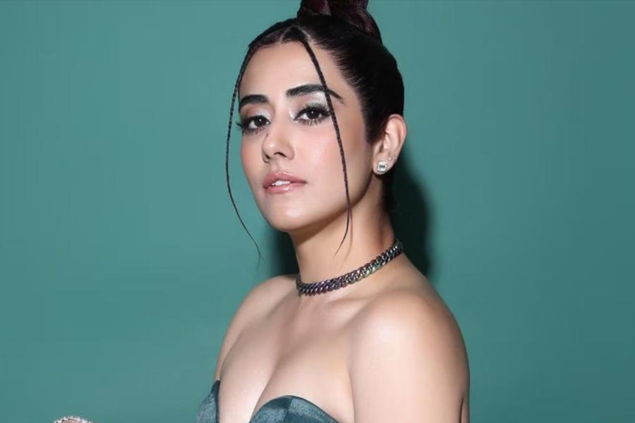 প্রীতমের পাশাপাশি বিশ্বকাপ ফাইনালের মঞ্চে পারফর্ম করতে দেখা যাবে সঙ্গীতশিল্পী জোনিতা গান্ধীকে।