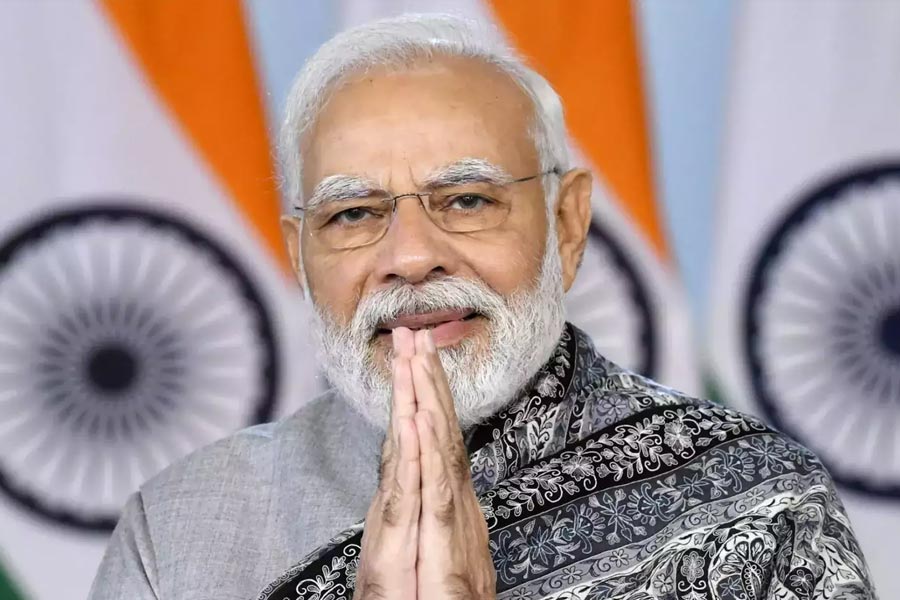 রবিবার মাঠে উপস্থিত থাকার কথা প্রধানমন্ত্রী নরেন্দ্র মোদীর। সঙ্গে থাকবেন অস্ট্রেলিয়ার উপপ্রধানমন্ত্রী রিচার্ড মার্লস্‌। শুক্রবার গুজরাতের মুখ্যমন্ত্রী ভূপেন্দ্র পটেলের দফতর সূত্রে এই খবর জানা গিয়েছে।