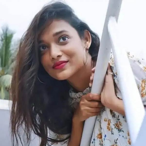 প্রথীপ চন্দ্রের পরিচালনায় ‘রাউডি বেবি’ নামে একটি দক্ষিণী ছবিতে অভিনয় করতে দেখা যাবে রেখাকে। যদিও ছবিমুক্তির দিন এখনও ঘোষণা করেননি অভিনেত্রী।