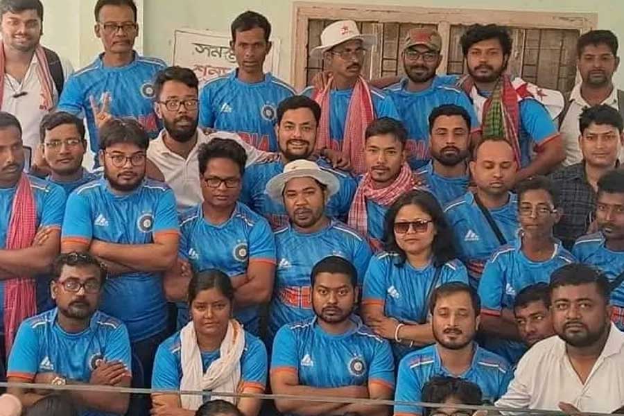 ভারতীয় দলের জার্সিতে ডিওয়াইএফআই।