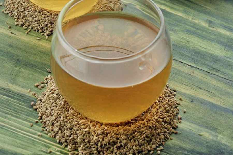  দ্রুত মেদ ঝরাতে দারুণ কাজ দেয় জোয়ান ভেজানো জল।