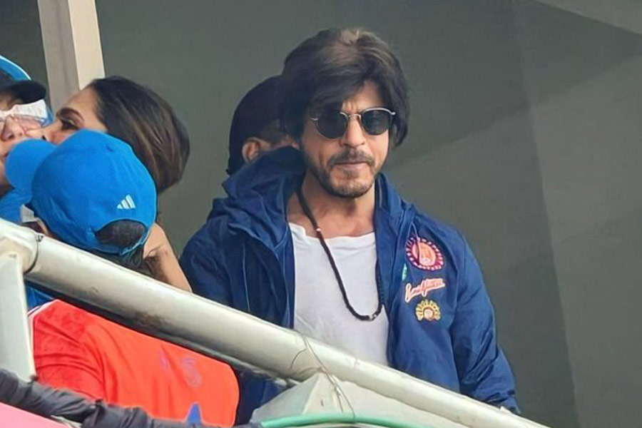 শাহরুখকে সকলে ভালবেসে বলিউডের বাদশা বলেন। তবে, এখনও পর্যন্ত হলিউডে কাজ করা হয়নি তাঁর। 