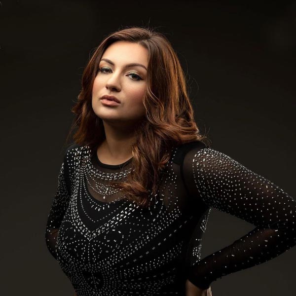 সংবাদমাধ্যমগুলিই লিখেছে, মনে হচ্ছিল আলোর আড়ালে থাকা বহু মহিলার প্রতিনিধি হয়ে মঞ্চে অবতীর্ণ হয়েছেন দীপিকা। অবশ্য রবিবার প্রতিযোগিতা শেষে বিজয়ী ঘোষণা হওয়ার পর তিনি নিজেও সে কথাই জানিয়েছেন।