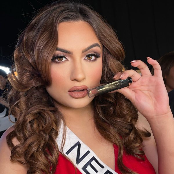 দীপিকা জানিয়েছেন, এখানে এসে পৌঁছনোটাই তাঁর কাছে একটা বড় বিষয় ছিল। কারণ তাঁর আগে আর কোনও পৃথুলা চেহারার মহিলাকে মূল ধারার কোনও সৌন্দর্য প্রতিযোগিতার মঞ্চে দেখা যায়নি। সেই অর্থে তিনি এই নিয়ে ট্যাবু ভাঙলেন। তাঁর পর আগামী দিনে চাইলে আরও প্লাস সাইজ় মহিলা সাহস করে সৌন্দর্যের দুনিয়া জয়ের স্বপ্ন দেখতে পারবেন।