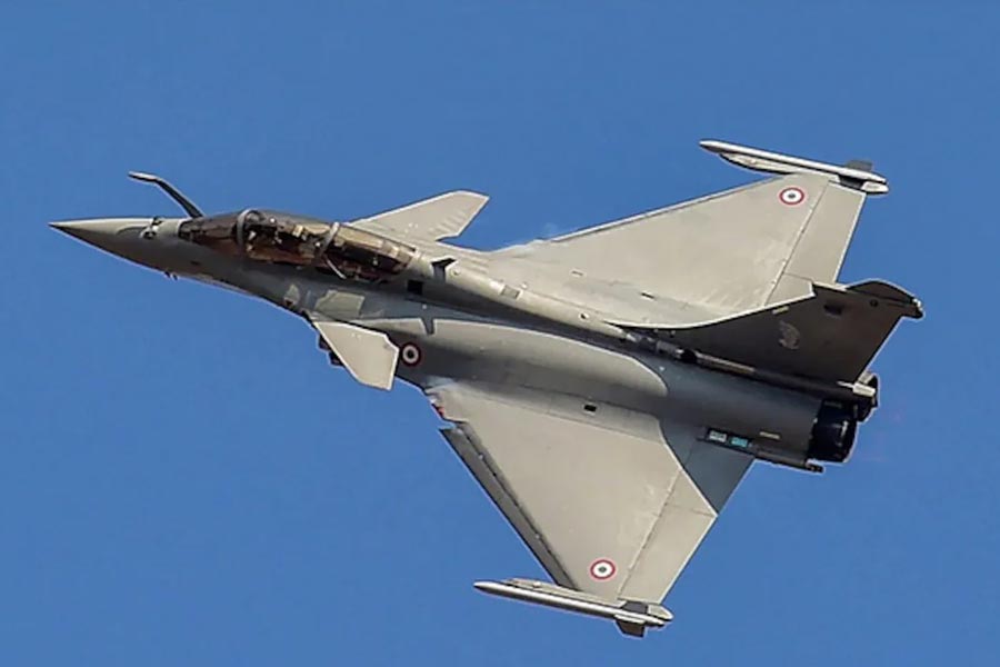 2 Rafale Jets sent to find Unidentified Flying Object seen near Imphal airport