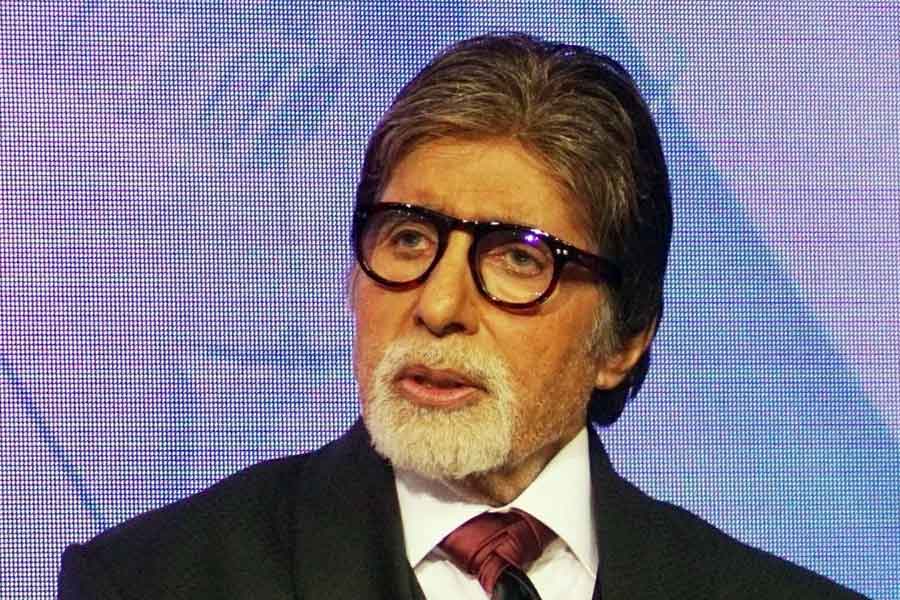 Bollywood actor Amitabh Bachchan admitted to Hospital