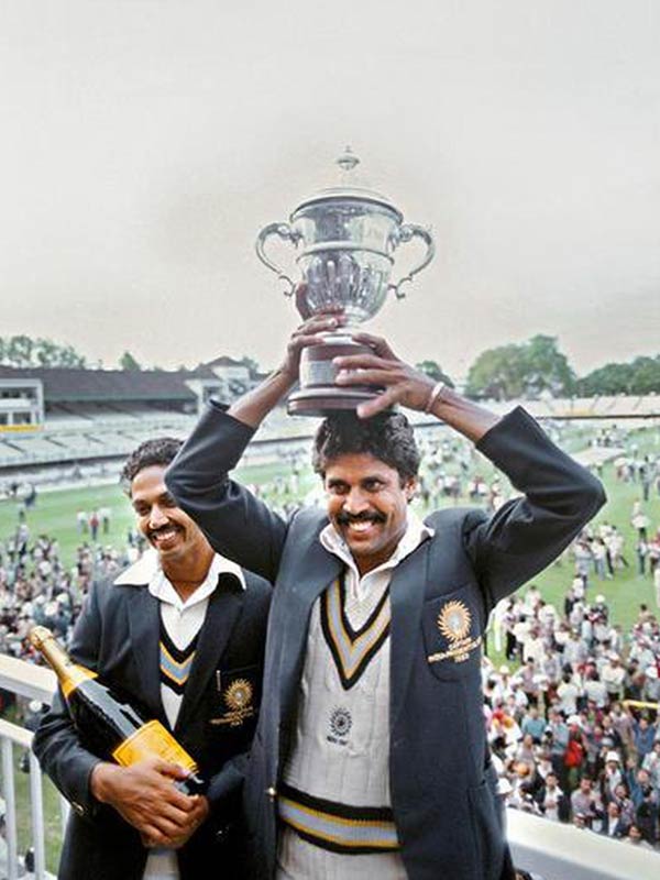 ১৯৮৩ সালে বিশ্বকাপ জয়ের পর কপিল দেবকে দেখা গিয়েছিল ট্রফিটি মাথায় তুলে নিতে। ভারতের প্রথম বিশ্বকাপজয়ী অধিনায়ক জানতেন সেই ট্রফিটি কত দামি। ভারতীয় ক্রিকেটকে বদলে দেওয়ার ক্ষেত্রে বড় ভূমিকা ছিল সেই ট্রফি জয়ের।