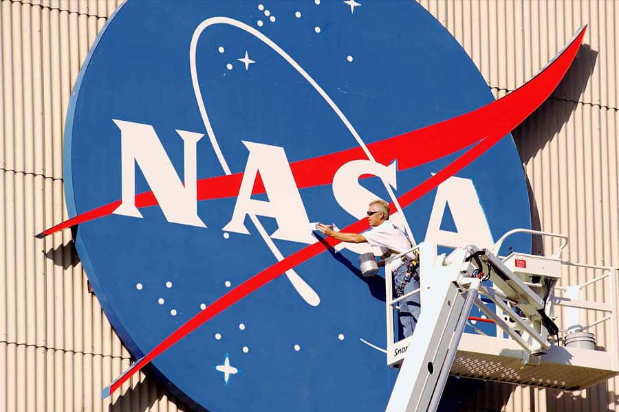 The US and China is racing up in lunar mission