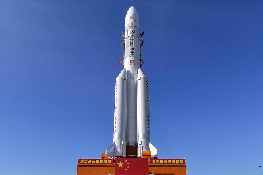 The US and China is racing up in lunar mission