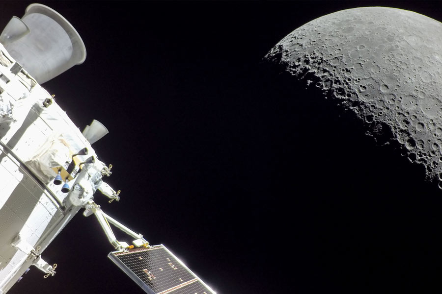 The US and China is racing up in lunar mission