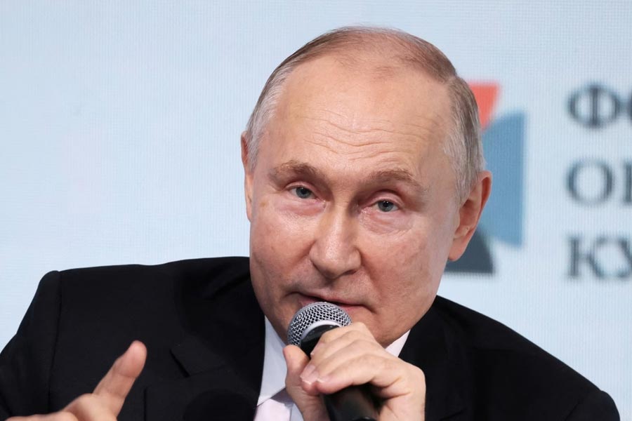 Russian President Vladimir Putin all set to test World’s Largest Ballistic Missile - Satan 2 over South Pole