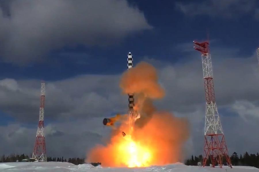 Russian President Vladimir Putin all set to test World’s Largest Ballistic Missile - Satan 2 over South Pole