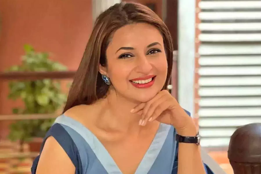 টেলিপা়ড়া সূত্রে খবর, ধারাবাহিকের প্রতিটি পর্বে অভিনয় করে ৮০ হাজার টাকা থেকে এক লক্ষ টাকা পারিশ্রমিক পান দিব্যাঙ্কা।