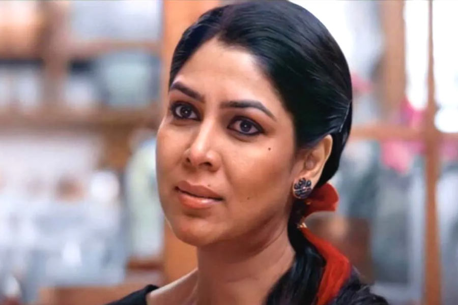 টেলিপাড়া সূত্রে খবর, হিন্দি ধারাবাহিকের প্রতিটি পর্বে অভিনয় করতে কমবেশি ৮০ হাজার টাকা পারিশ্রমিক নেন সাক্ষী।