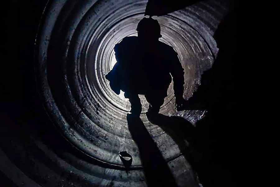 Rescuers prepared to pull out trapped workers in Uttarkashi Tunnel