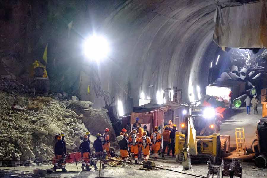 Rescuers prepared to pull out trapped workers in Uttarkashi Tunnel