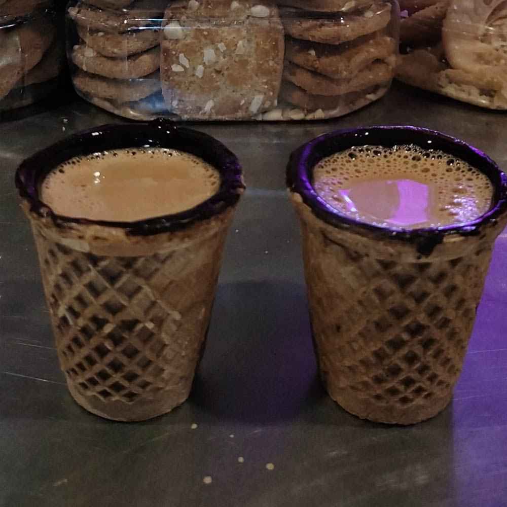 আপ্পার দোকানের বিশেষ কাপ।