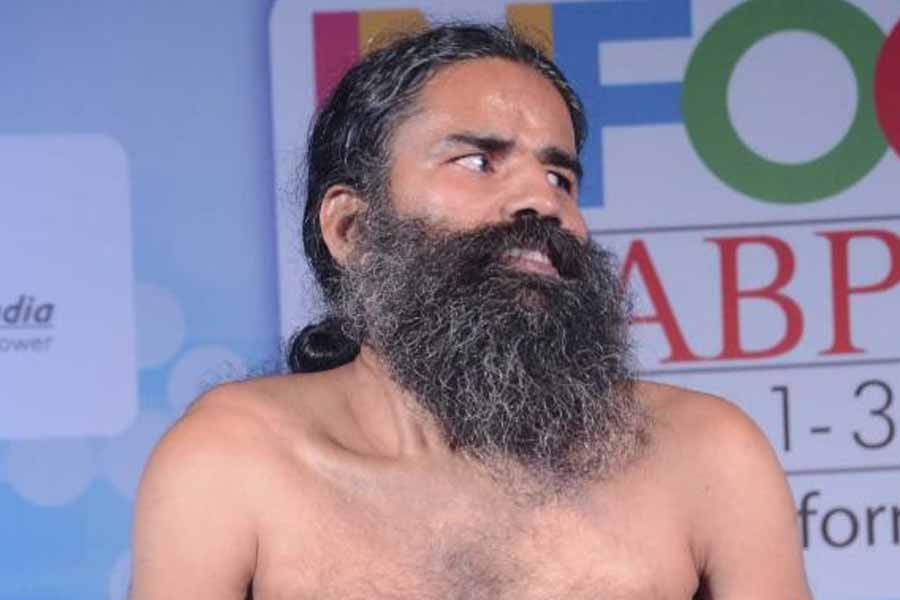 সুপ্রিম কোর্টের পর্যবেক্ষণ এবং মন্তব্যের পর উত্তরাখণ্ডের হরিদ্বারে একটি সাংবাদিক বৈঠক করেন রামদেব। সেখানে স্বঘোষিত যোগগুরু বলেন, ‘‘বিভিন্ন সংবাদমাধ্যমে এখন একটি খবরই ভাইরাল। সেটা হল, সুপ্রিম কোর্ট পতঞ্জলিকে ভর্ৎসনা করেছে। শীর্ষ আদালত বলেছে, যদি মিথ্যা প্রচার চালানো হয় তবে জরিমানা দিতে হবে।’’ 