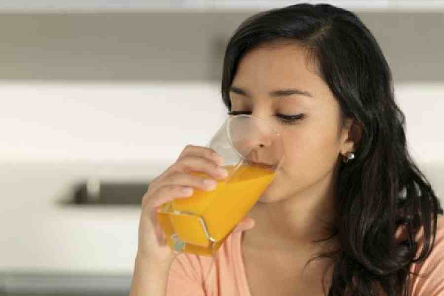 Why eat fruit juice every day to stay fit in winter.
