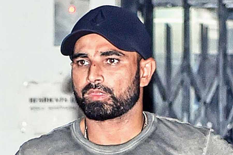 ফাইনালের ২৫ দিন পরে মুখ খুললেন মহম্মদ শামি। সব কথা প্রকাশ্যে বললেন তিনি। একটি সাক্ষাৎকারে বিশ্বকাপ ফাইনালের পরের কয়েক ঘণ্টার বিবরণ দিয়েছেন শামি।