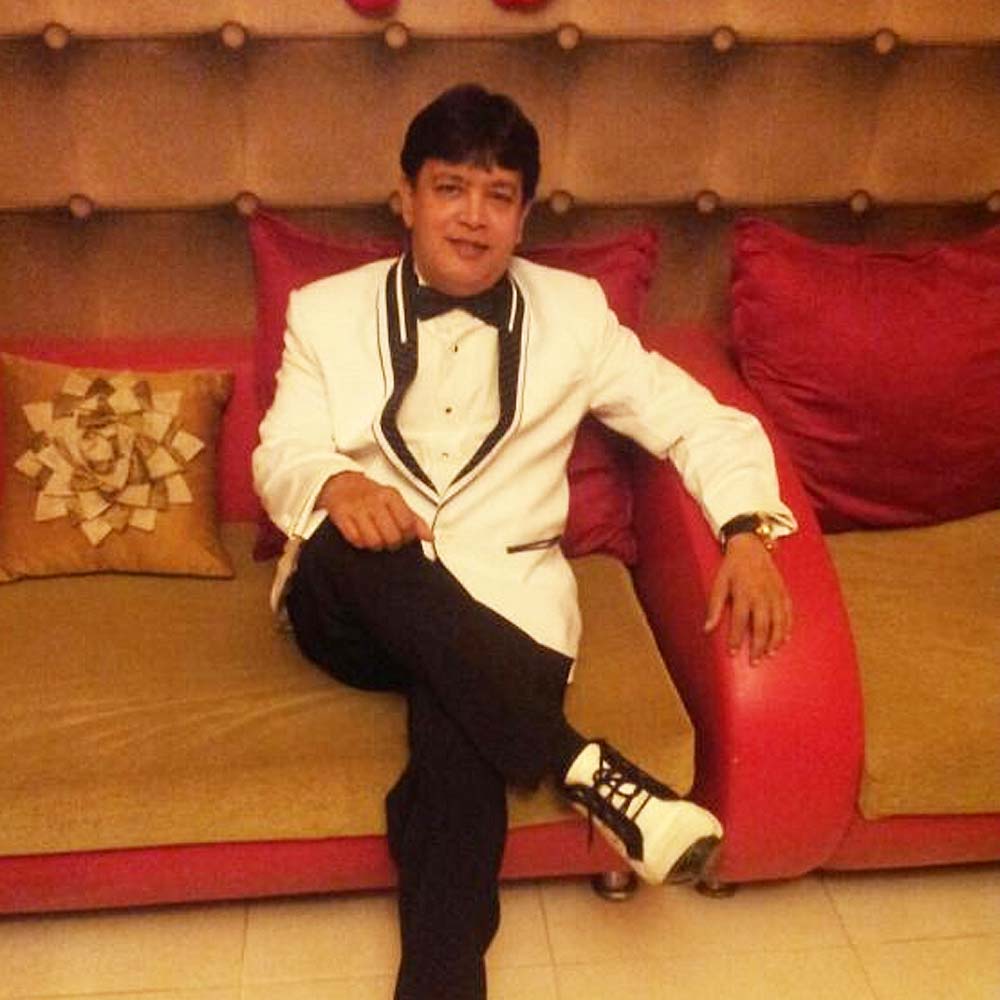 ১৯৯২ সালে সাত পাকে বাঁধা পড়েন বাবলু। স্ত্রী, এক কন্যাসন্তান এবং যমজ পুত্রসন্তান নিয়ে মুম্বইয়ে থাকতেন তিনি। কিন্তু তাঁর সংসার বেশি দিন স্থায়ী হয়নি। বাবলুর সন্তানেরা নিজেদের কেরিয়ার এবং সংসার নিয়ে আলাদা হয়ে যান। বাবলুর সঙ্গে তাঁর স্ত্রীরও বিবাহবিচ্ছেদ হয়ে যায়। বলিপাড়া থেকে ‘উধাও’ হয়ে যাওয়া বাবলু বর্তমানে মুম্বইয়ে একাই থাকেন।