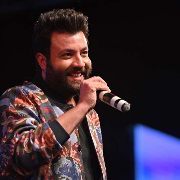 শৈশব থেকেই অভিনয়ের সঙ্গে কোনও না কোনও ভাবে যুক্ত ছিলেন বরুণ। স্কুল-কলেজে পড়াকালীন নানা জায়গায় থিয়েটার করতেন তিনি।