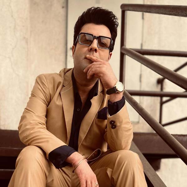 বলিউডে কেরিয়ার তৈরির আগে ছোট পর্দার বিজ্ঞাপনে অভিনয় করতেন বরুণ। নানা খ্যাতনামী সংস্থার বিজ্ঞাপনে অভিনয় করতে দেখা গিয়েছিল তাঁকে।