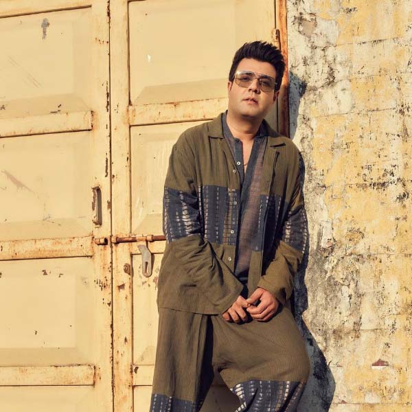 ২০১৩ সালে মুক্তিপ্রাপ্ত ‘ফুকরে’ ছবির মাধ্যমে অভিনয়জগতে নিজের কেরিয়ার শুরু করেন বরুণ। চুচা নামের চরিত্রে অভিনয় করতে দেখা যায় তাঁকে।