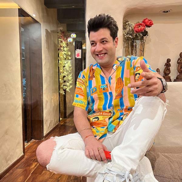 ২০১৫ সালে ‘ইয়ারা দা কেচআপ’ নামে একটি পঞ্জাবি ছবিতেও অভিনয় করেন বরুণ। যে অভিনেতার কারণে অভিনয়জগতে নামার সিদ্ধান্ত নিয়েছিলেন সে অভিনেতার সঙ্গেও বড় পর্দায় অভিনয়ের সুযোগ পান বরুণ।